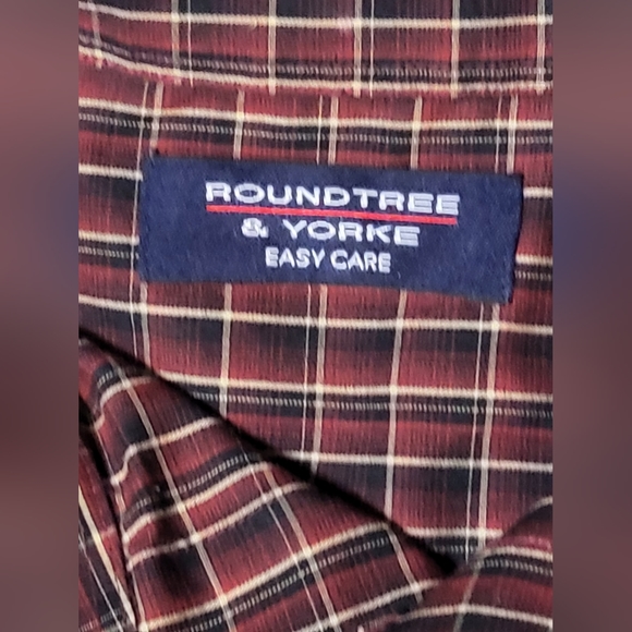 Roundtree & York Button Up - Picture 6 of 6